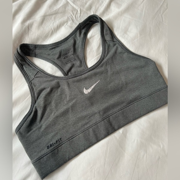 Nike Pro Sports Bra - Picture 1 of 2